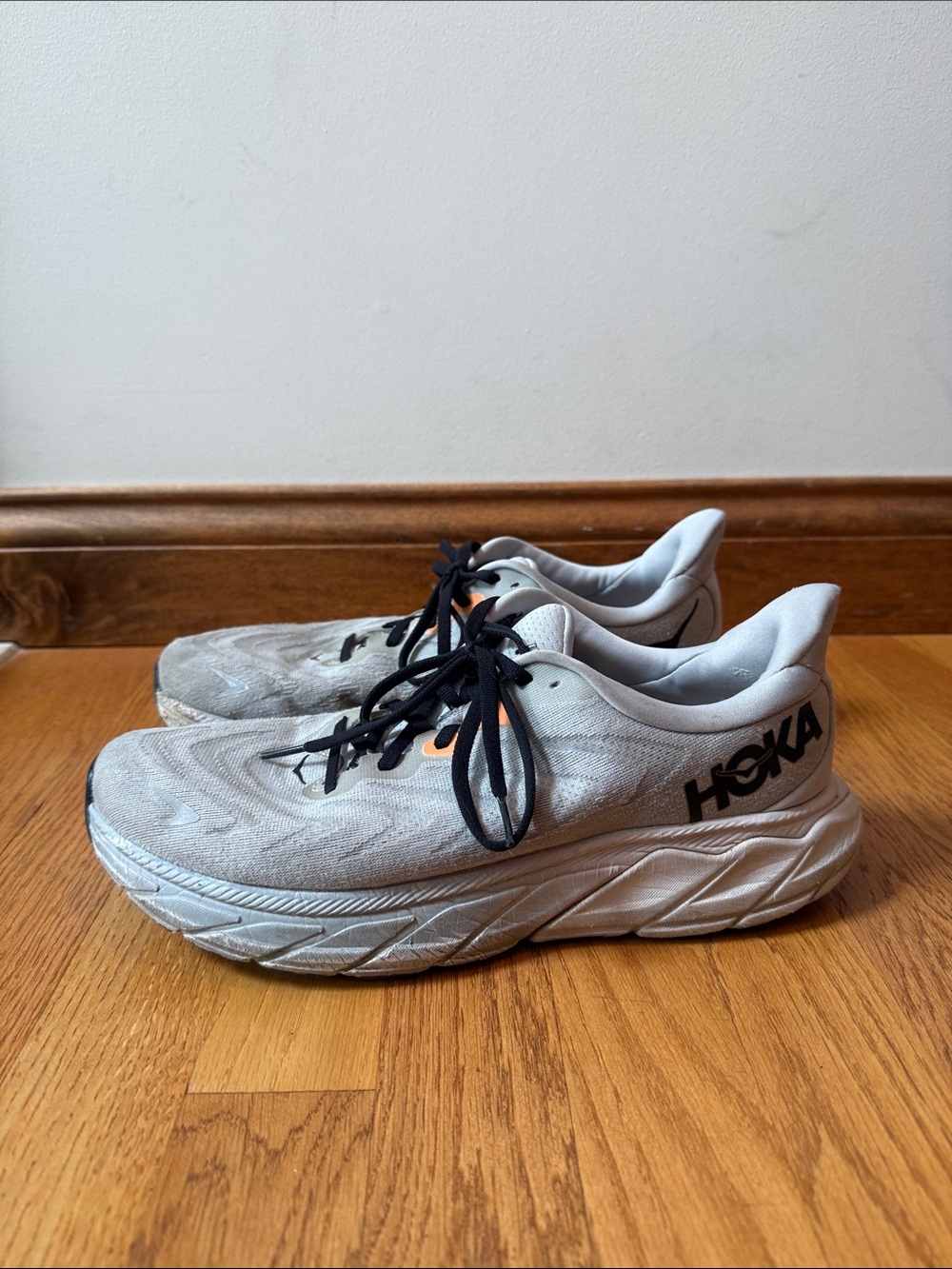Hoka Arahi 6 Running Shoes Light Grey Orange Men's Size 9.5D - Picture 7 of 11